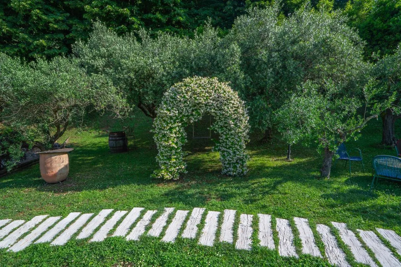 Bed & Breakfast La Sosta In Toscana Camaiore Italy